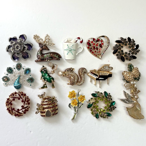 Lot of 15 BROKEN Brooches for Crafting Repurpose Art - Picture 2 of 3